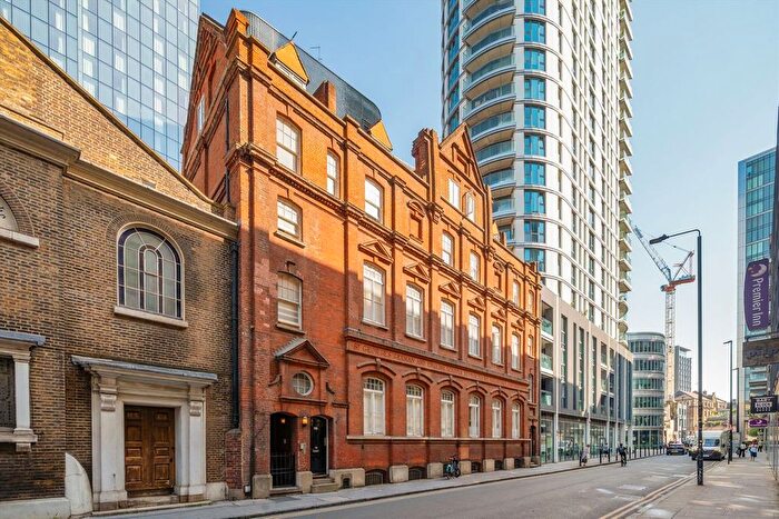 Studio To Rent In Alie Street, London, E1