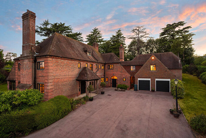 5 Bedroom Detached House For Sale In Green Lane Pangbourne Reading, Berkshire, RG8