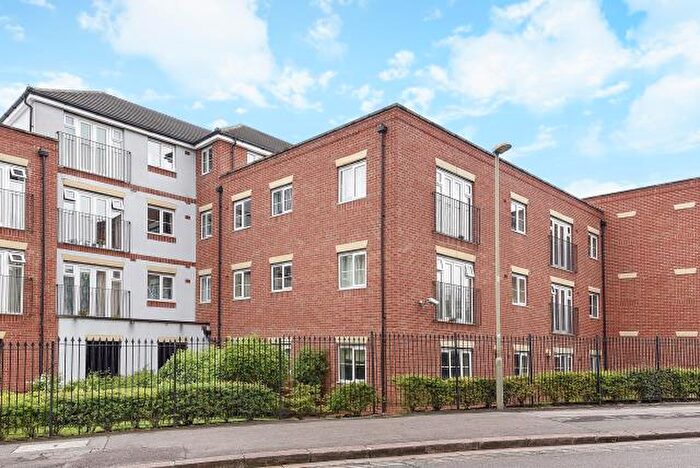 2 Bedroom Flat To Rent In North Way, Headington, Oxford, OX3