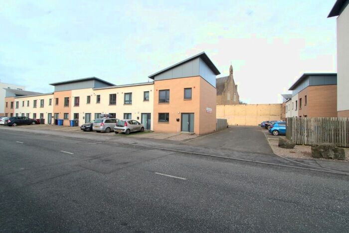 3 Bedroom Semi-Detached House To Rent In Bellfield Street, Dundee DD1