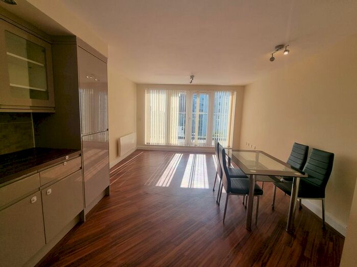 2 Bedroom Flat To Rent In Saddlers Place, Hounslow, TW3