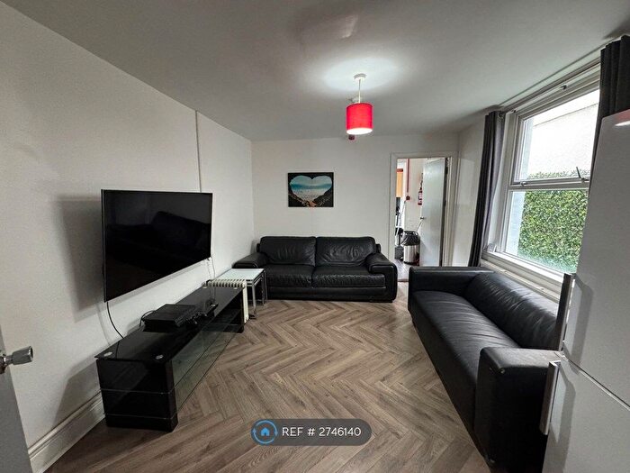 6 Bedroom Terraced House To Rent In St. Helens Avenue, Swansea, SA1