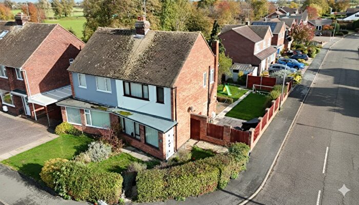 3 Bedroom Semi Detached House For Sale In Castle Drive, Northborough, Peterborough, PE6