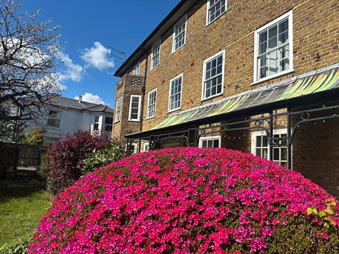 2 Bedroom Flat To Rent In Highfield Lodge, Highfield Lane, Southampton, SO17