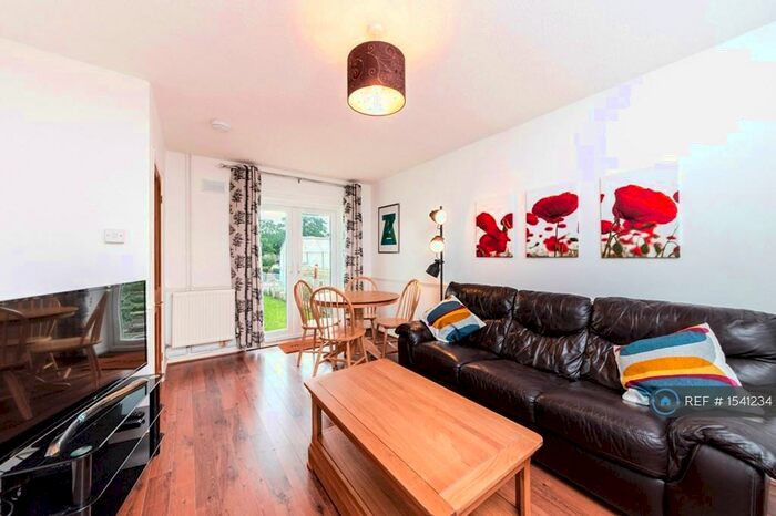 5 Bedroom Semi-Detached House To Rent In Cleeve Green, Bath, BA2