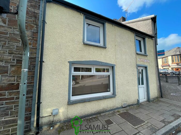 2 Bedroom Terraced House To Rent In Hirwaun Road, Trecynon, Aberdare, CF44