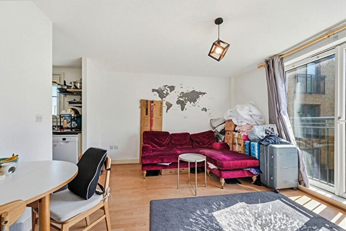 2 Bedroom Flat To Rent In Wealden House, Capulet Square, London, E3