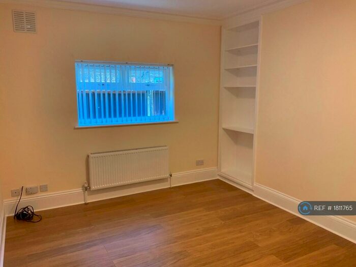 2 Bedroom Flat To Rent In Roxborough Road, Harrow, HA1