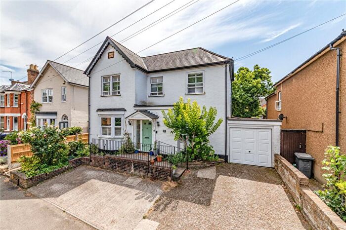 4 Bedroom Detached House For Sale In Green Lane, Addlestone, Surrey, KT15