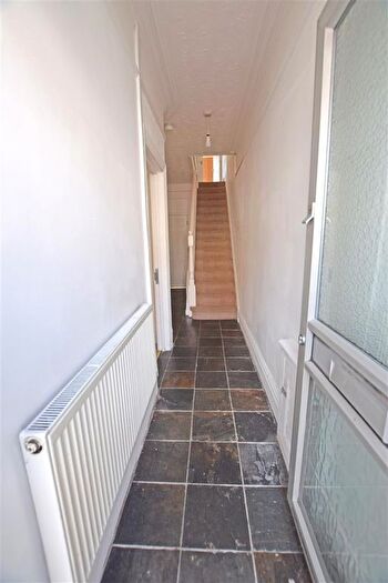 3 Bedroom Terraced House For Sale In Heathfield Road, Heath/Gabalfa, Cardiff, CF14