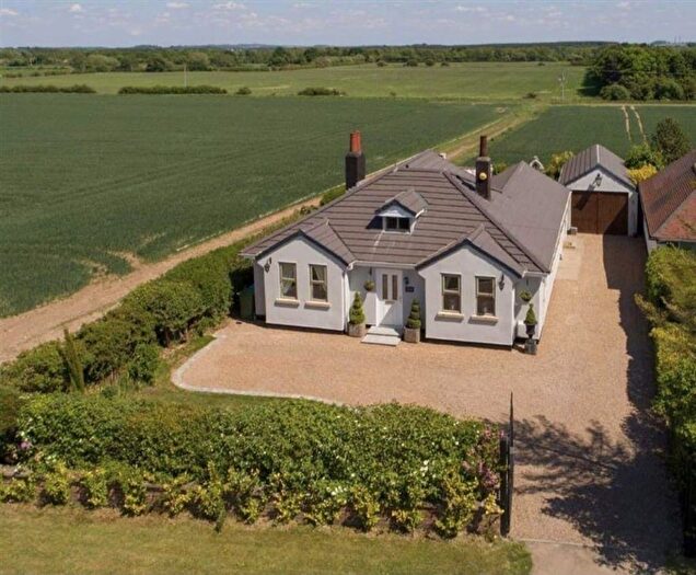 3 Bedroom Detached House For Sale In Fieldside, Barnby Moor, DN22