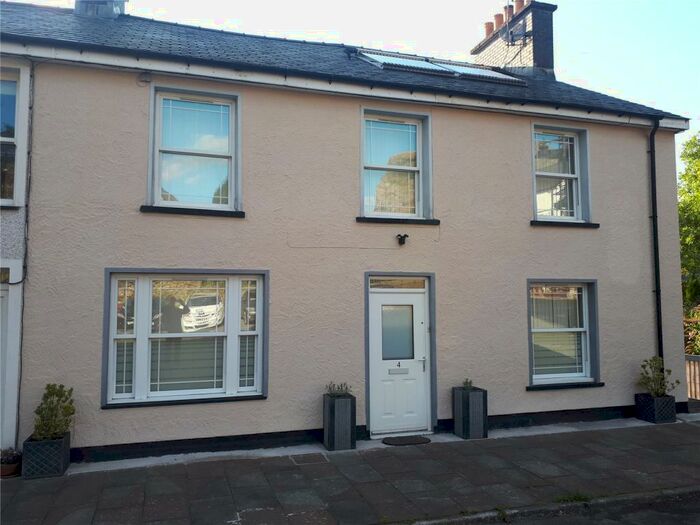 5 Bedroom Semi-Detached House For Sale In Market Square, Blaenau Ffestiniog, LL41