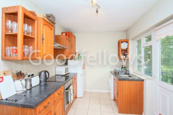 2 Bedroom Apartment To Rent In Cromer Mansions, Cheam Road, Sutton, Surrey, SM1