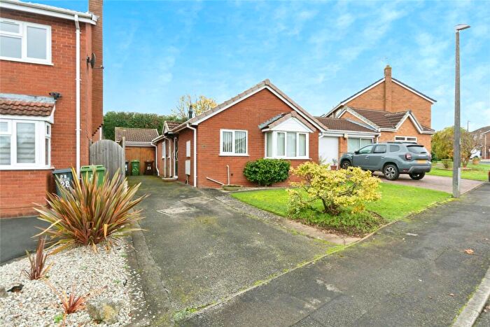 2 Bedroom Bungalow For Sale In Knowlands Road, Shirley, Solihull, West Midlands, B90