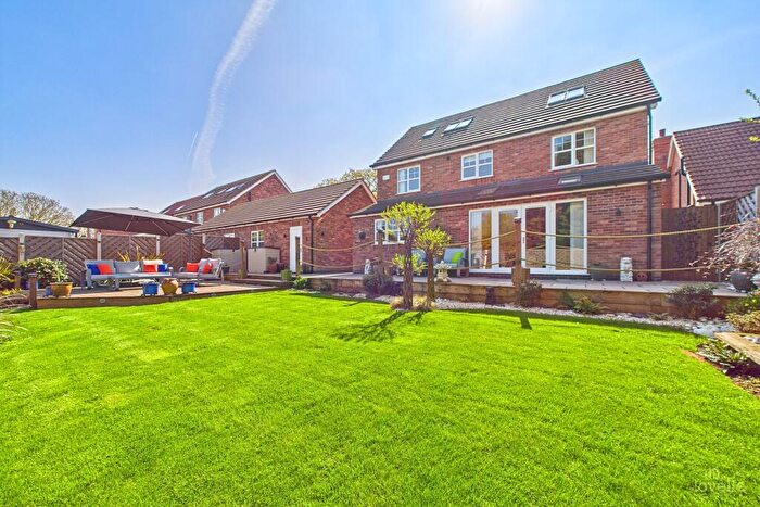 6 Bedroom Detached House For Sale In Oaktree Grove, Ulceby, North Lincolnshire, DN39
