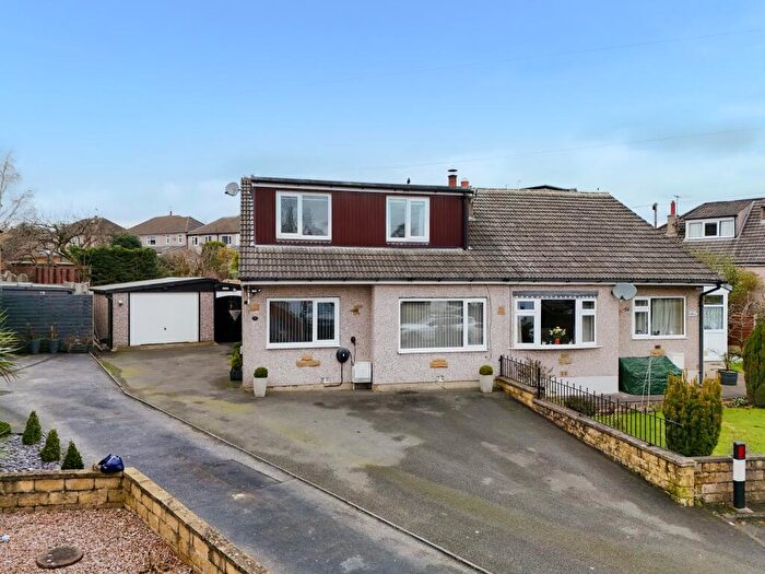 3 Bedroom Semi Detached House For Sale In Scott Close, Sutton-in-Craven, North Yorkshire, BD20