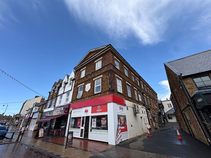 3 Bedroom Flat For Sale In Flat A & B, High Street, Hunstanton, Norfolk, PE36