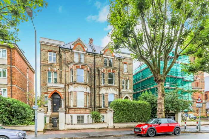 2 Bedroom Property To Rent In Maple Road, Surbiton, KT6