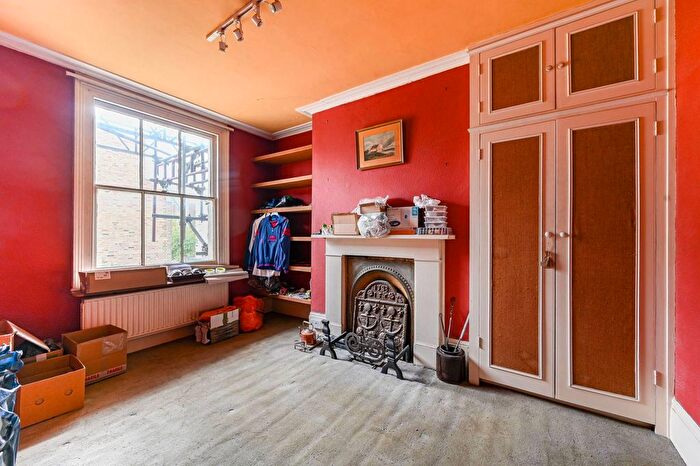 3 Bedroom Flat For Sale In Moore Park Road, Moore Park Estate, London, SW6