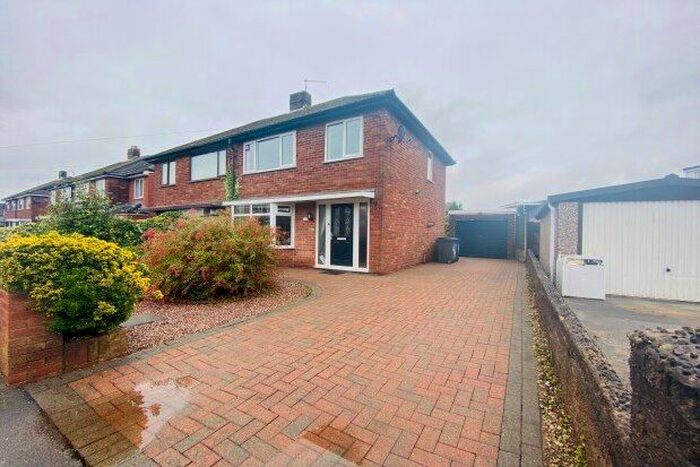 3 Bedroom Semi-Detached House To Rent In Kentmere Avenue, Preston, PR5