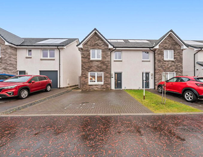 3 Bedroom Semi-Detached House For Sale In Snabhead View, Bannockburn, Stirling, FK7