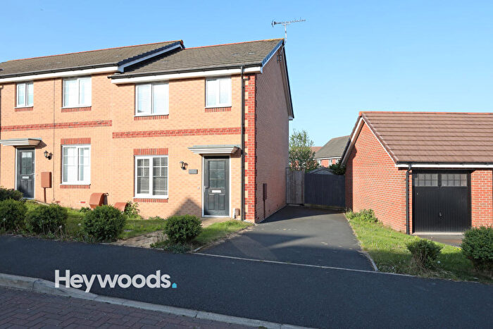 3 Bedroom Town House For Sale In Brewers Place, Stone, Staffordshire, ST15