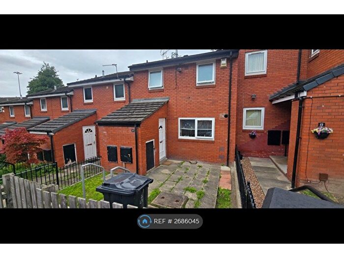 3 Bedroom Terraced House To Rent In Lovell Park View, Leeds, LS7