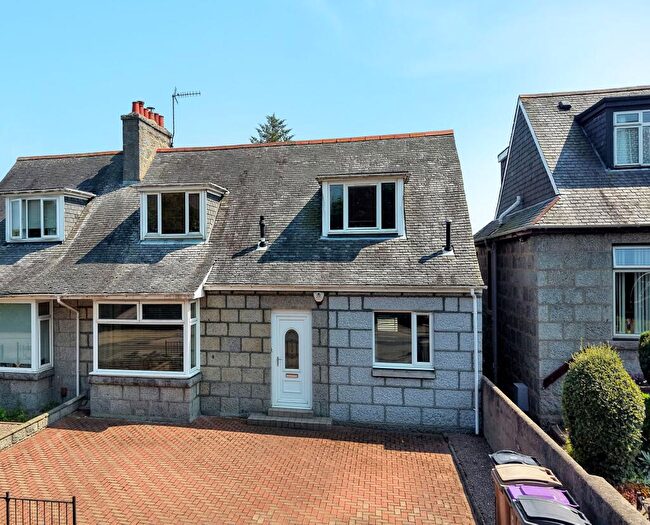 5 Bedroom Semi Detached House For Sale In Hilton Street, Aberdeen, AB24
