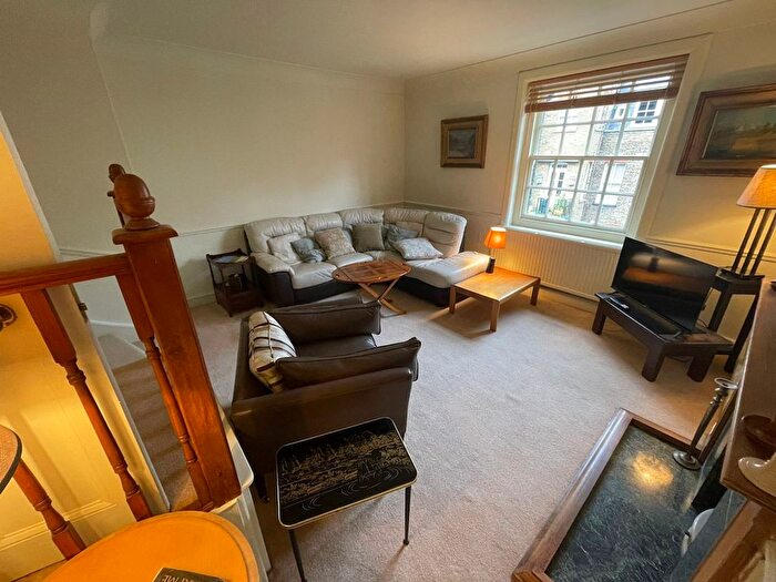 2 Bedroom Flat To Rent In Mayfair, W1K