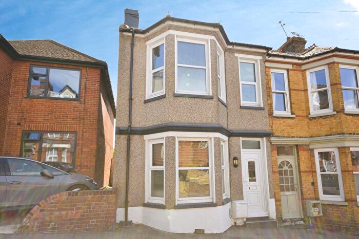 3 Bedroom End Of Terrace House For Sale In Grotto Hill, Margate, CT9