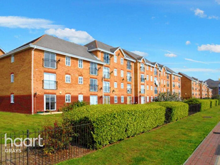 2 Bedroom Flat To Rent In Timber Court, Grays, RM17