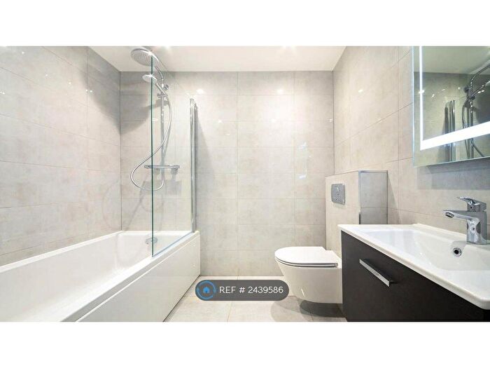 1 Bedroom Flat To Rent In Knighton Court, Stanmore, HA7