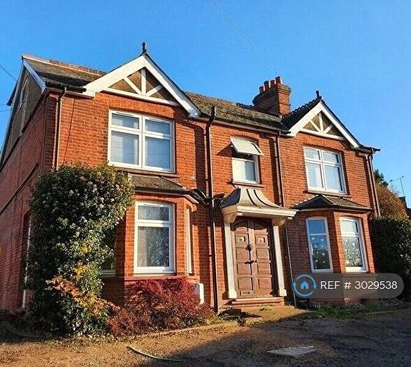 1 Bedroom Flat To Rent In London Road, Chalfont St. Giles, HP8