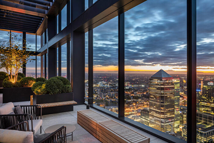 Studio For Sale In Landmark Pinnacle, Canary Wharf, E14