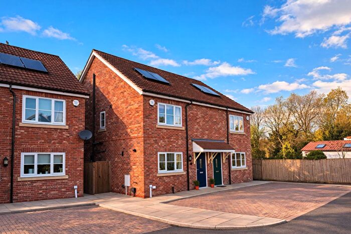 3 Bedroom Semi-Detached House For Sale In Huntington Road, York, YO31