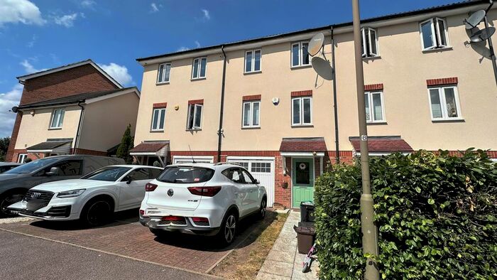 4 Bedroom Property To Rent In Robinia Road, Broxbourne, EN10