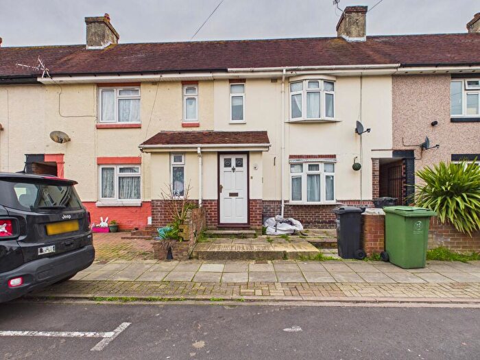 4 Bedroom Terraced House For Sale In Totland Road, Cosham, Portsmouth, PO6