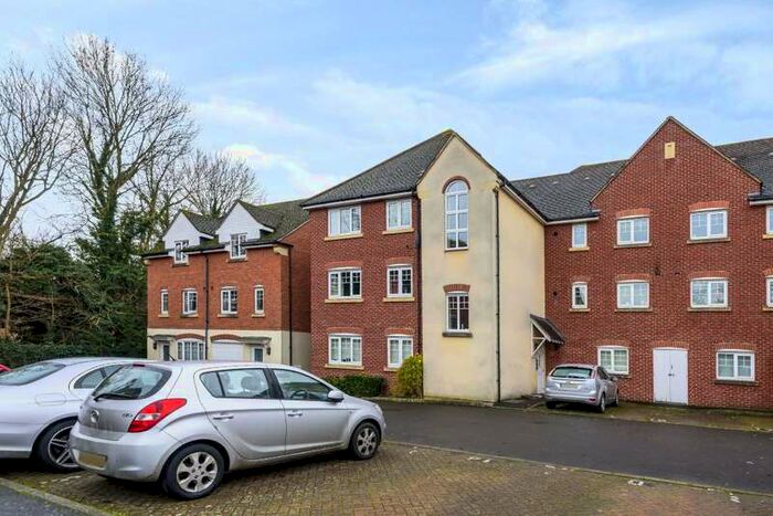 2 Bedroom Apartment To Rent In Staniland Court, Abingdon, OX14