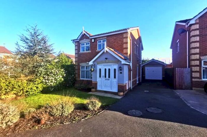 3 Bedroom Detached House To Rent In Lister Walk, Morley, Leeds, LS27
