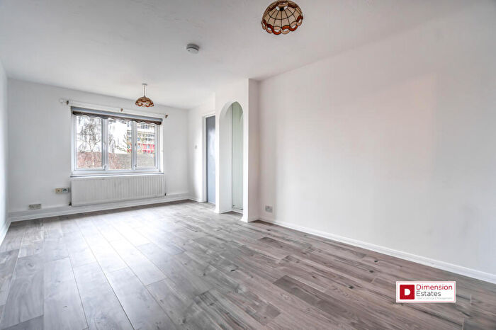 2 Bedroom Apartment To Rent In Park View Road, London, N17