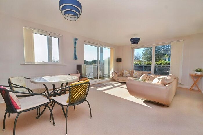 2 Bedroom Flat To Rent In Hamworthy, BH15