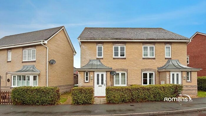 3 Bedroom Semi-Detached House For Sale In Wiltshire Crescent, Basingstoke, Hampshire, RG22
