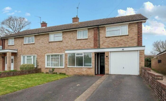 7 Bedroom Semi-Detached House To Rent In Guildford, GU2