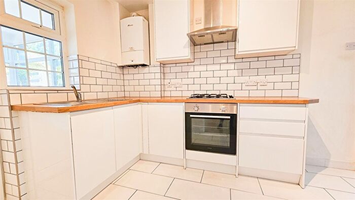 2 Bedroom End Of Terrace House To Rent In West End Lane, Harlington, UB3