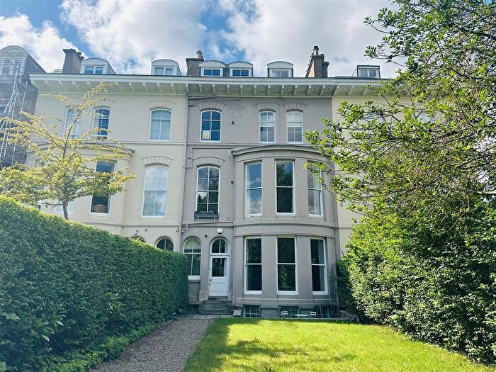 2 Bedroom Flat For Sale In Driffield Terrace, The Mount, YO24