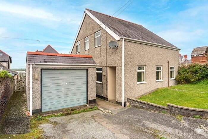 3 Bedroom Detached House For Sale In St. Davids Road, Caernarfon, Gwynedd, LL55