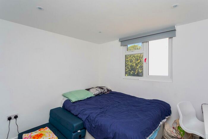 1 Bedroom Property To Rent In Hollingbury Place, Brighton, East Sussex, BN1