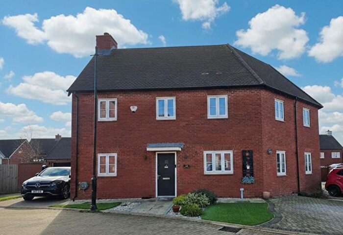 3 Bedroom Semi Detached House For Sale In Harebell Road, Wootton, Northampton, NN4