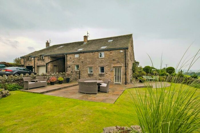 3 Bedroom House For Sale In Extwistle Road, Worsthorne, Burnley, Lancashire, BB10