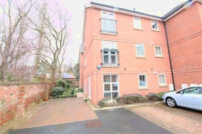 2 Bedroom Flat To Rent In Claremont Villas, Darlington, DL3
